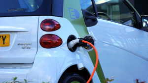 Electric Car Sales Surge in the United States: What’s Driving the Trend?